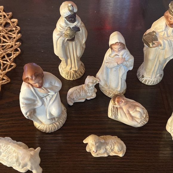 Vintage Nativity Set Figures Made In Japan 12 Pieces Chalk Ware - Picture 2 of 4